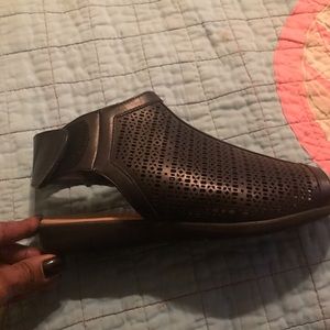 Black leather comfort sandal